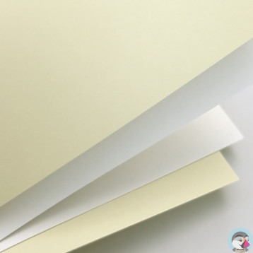 Karton ozdobny A4 Gładki kremowy 250g.(20ark.) 202802 Galeria Papieru